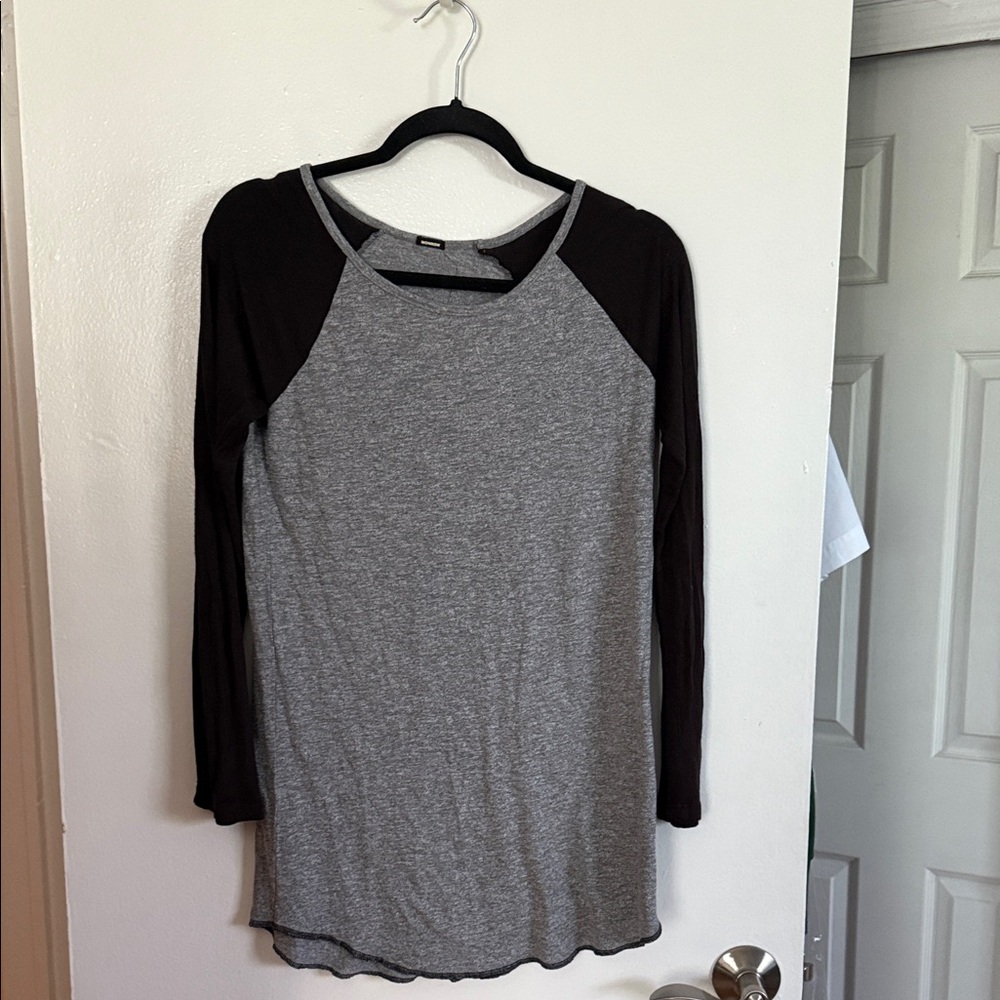 Monrow Gray and Black Long Sleeve Tee